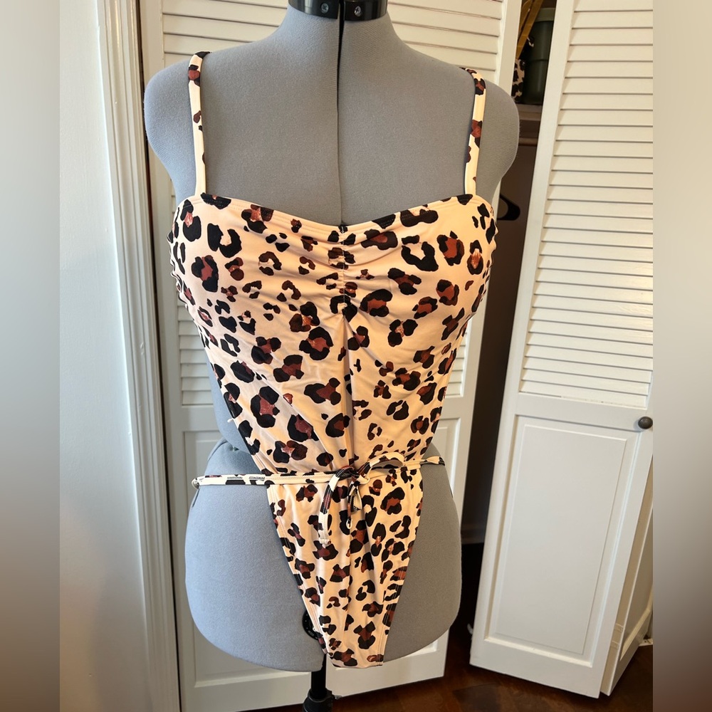 Adore Me Super Sexy Leopard one piece swimsuit